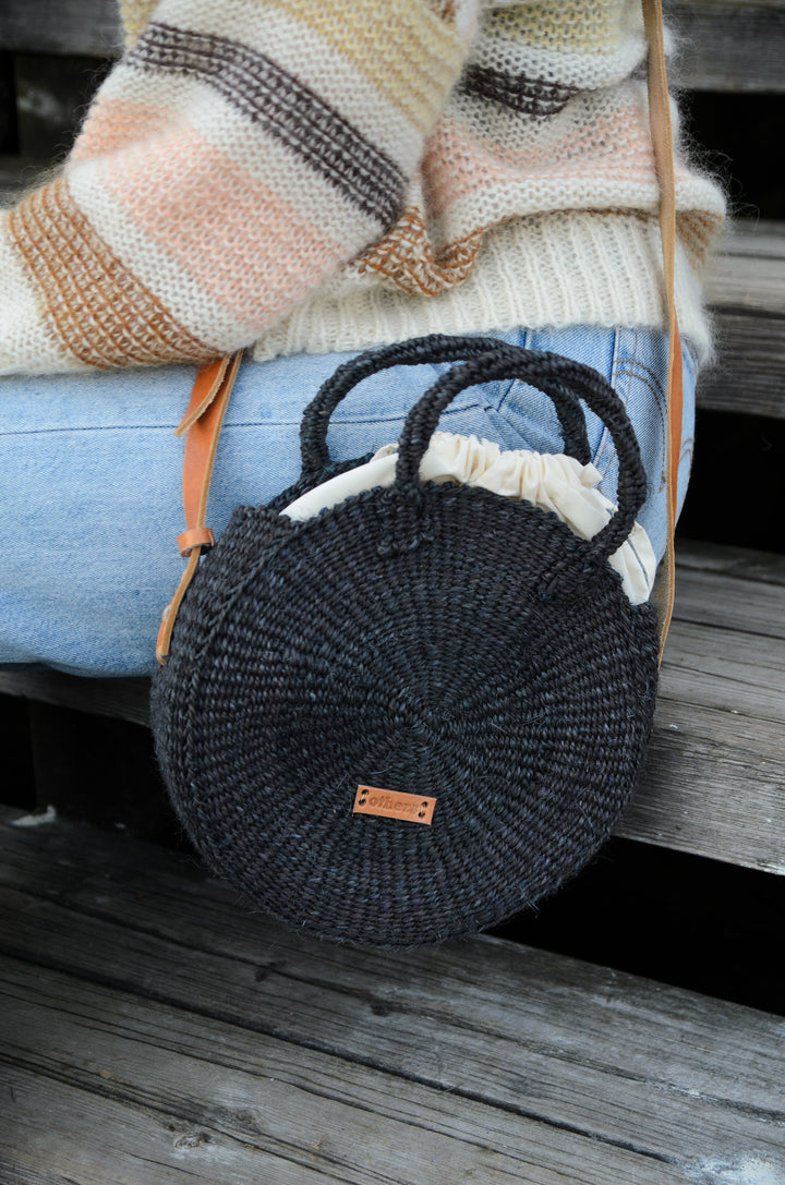 Handcrafted Sisal Round Handbag, Black 9.5"