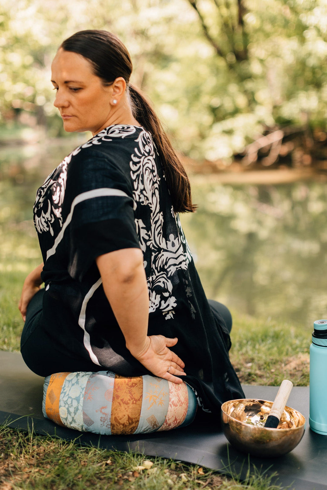Handcrafted Silk &amp; Kapok Yoga Meditation Pillow