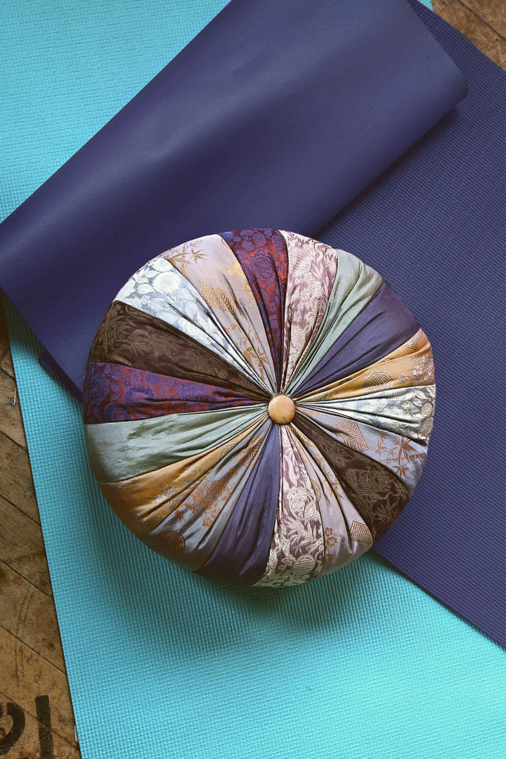 Handcrafted Silk &amp; Kapok Yoga Meditation Pillow