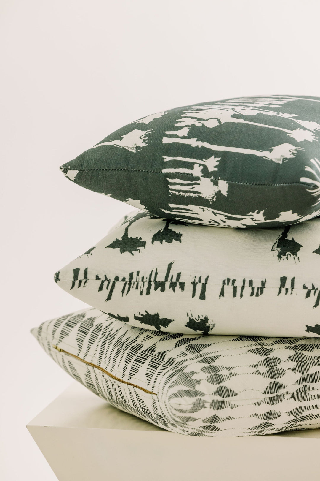 Upcycled Heritage Linen Throw Pillow, Basalt 20"x20"