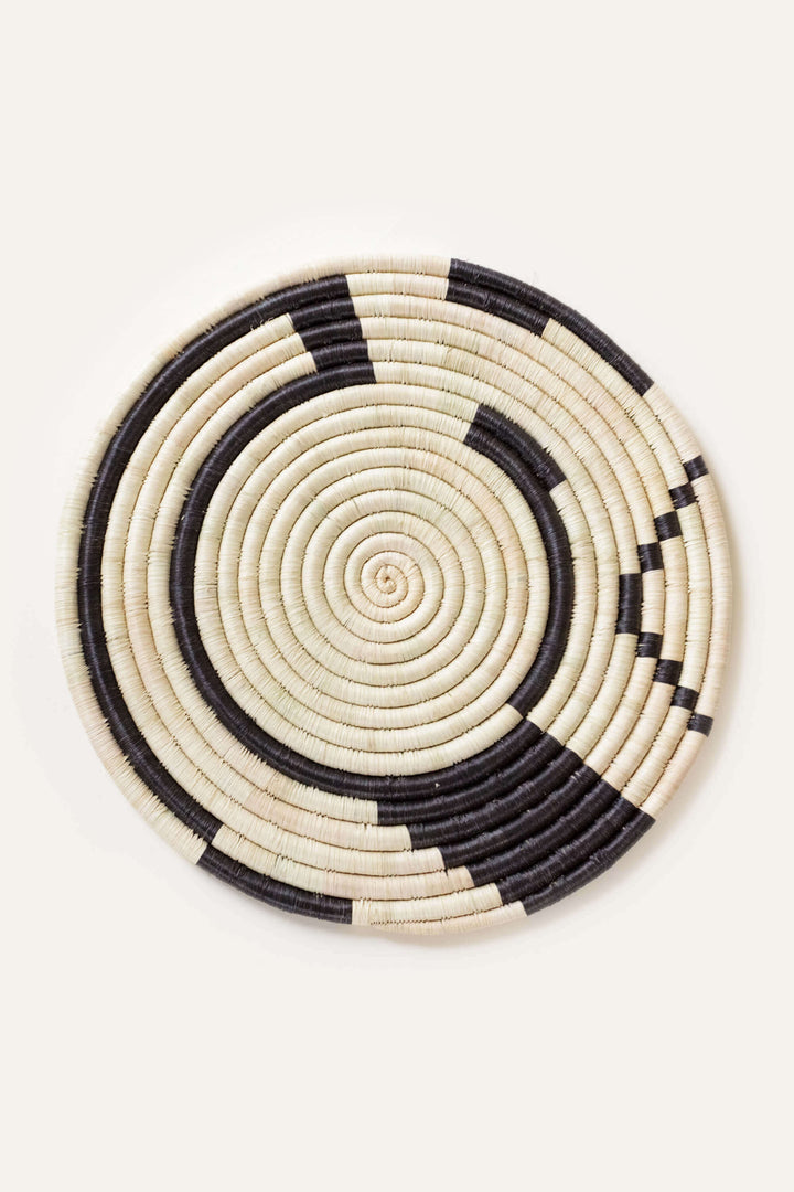 Handcrafted Raffia Round Table Linen, 12", Natural &amp; Black