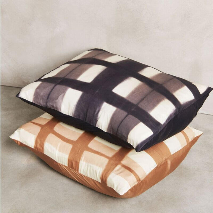 Handcrafted Shibori 60gsm Silk Throw Pillow, 20"