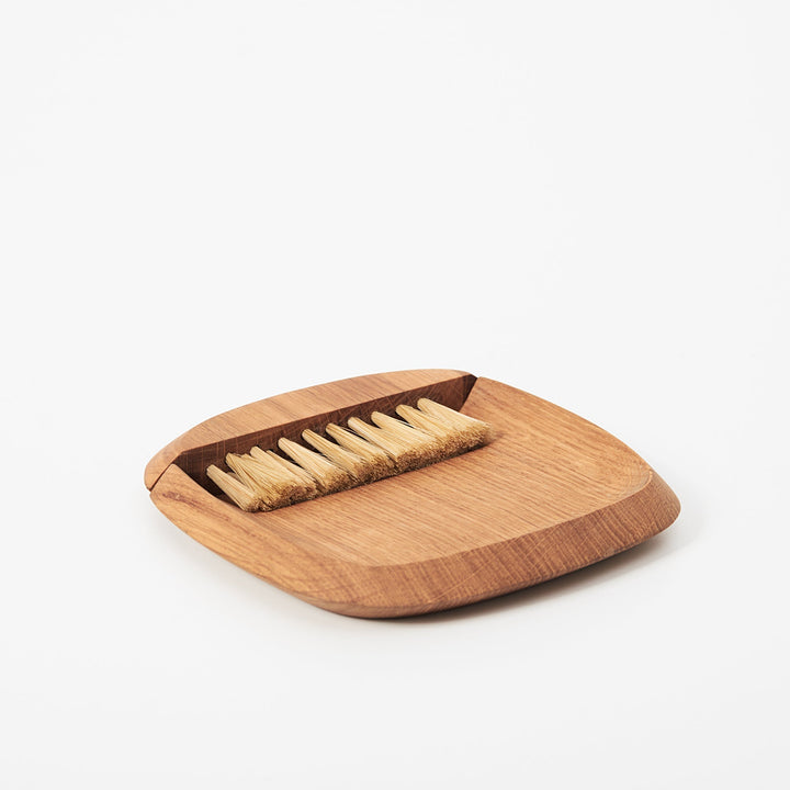 Magnetic French Oak Crumb Brush &amp; Tray, 6.75"