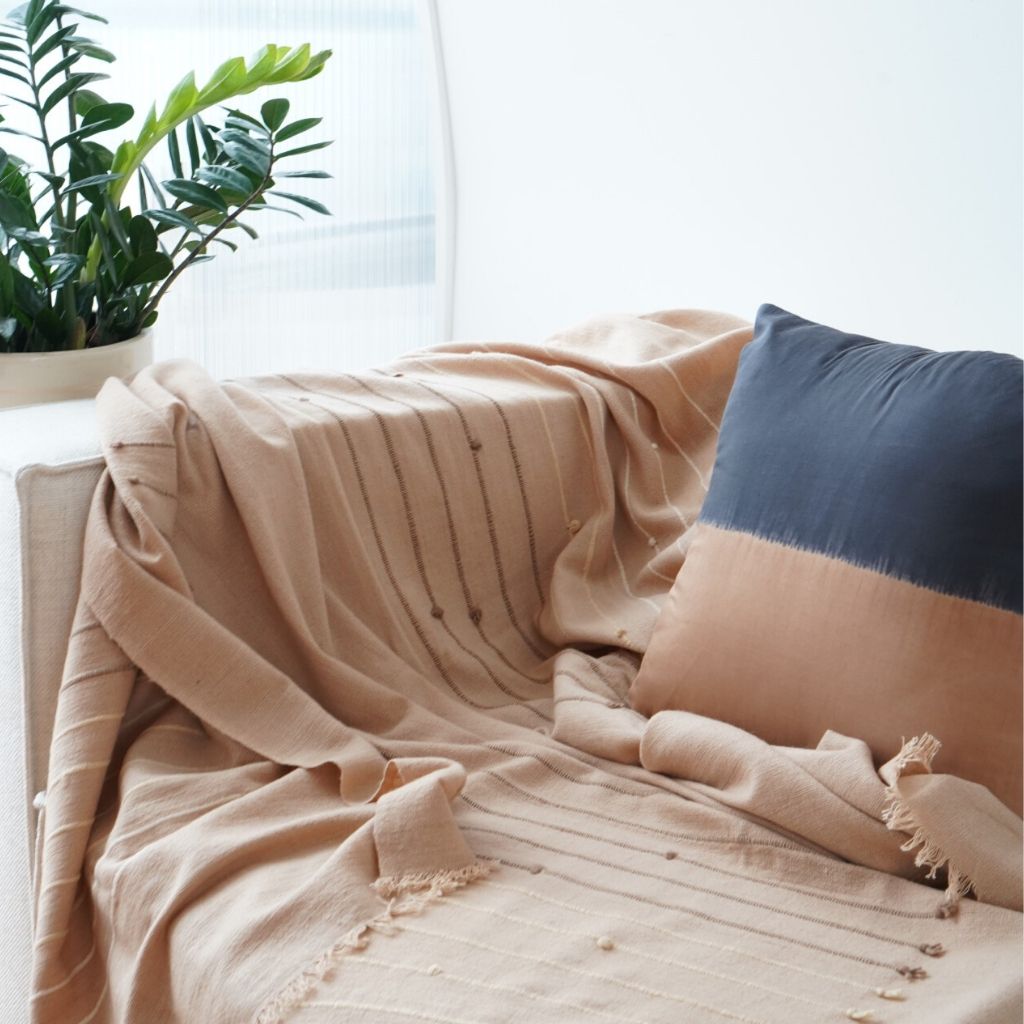Handcrafted 60g Mulberry Silk Throw Pillow, 20" Black