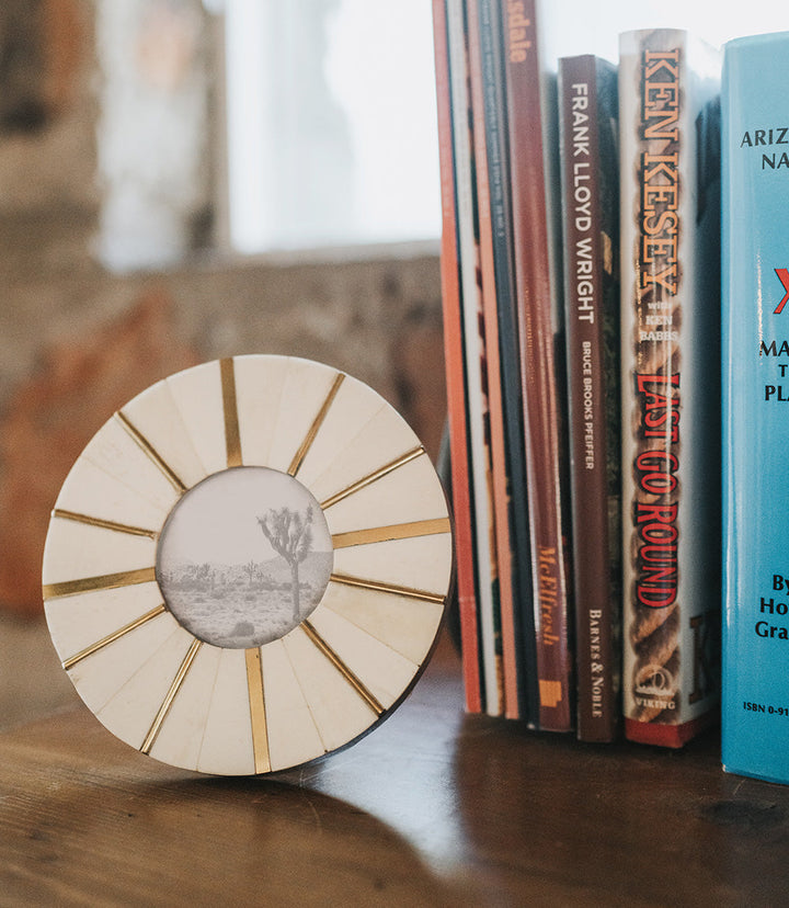 Handcrafted Bone &amp; Brass Round Picture Frame 3x3"