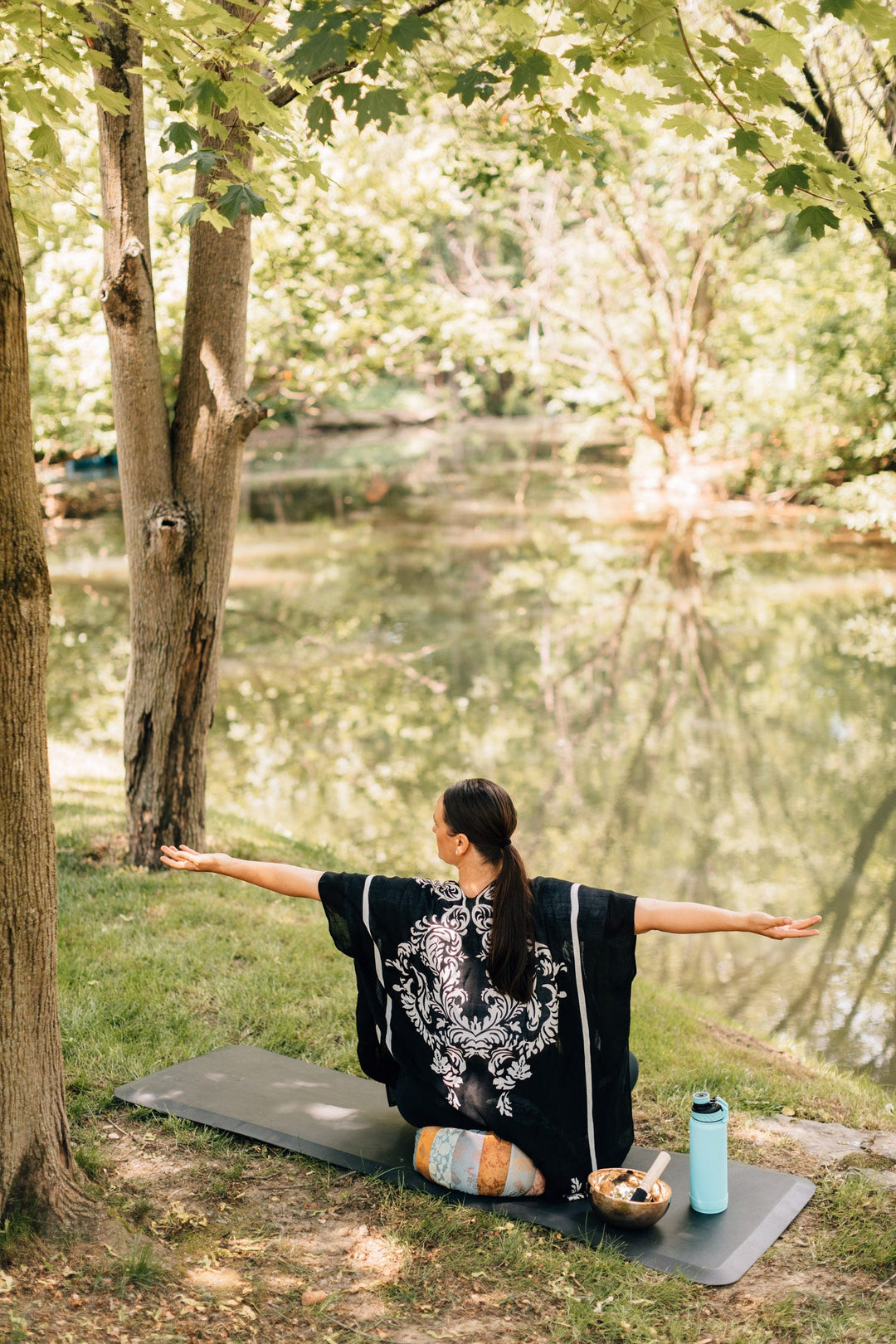Handcrafted Silk &amp; Kapok Yoga Meditation Pillow