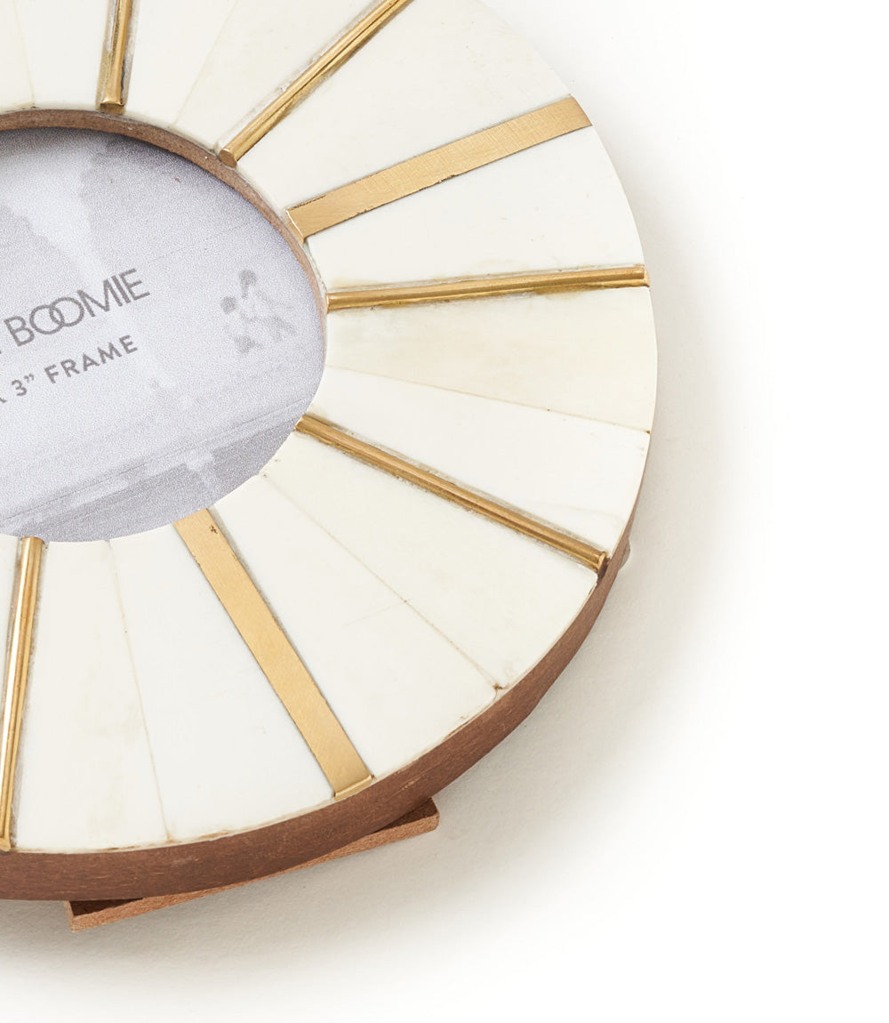 Handcrafted Bone &amp; Brass Round Picture Frame 3x3"
