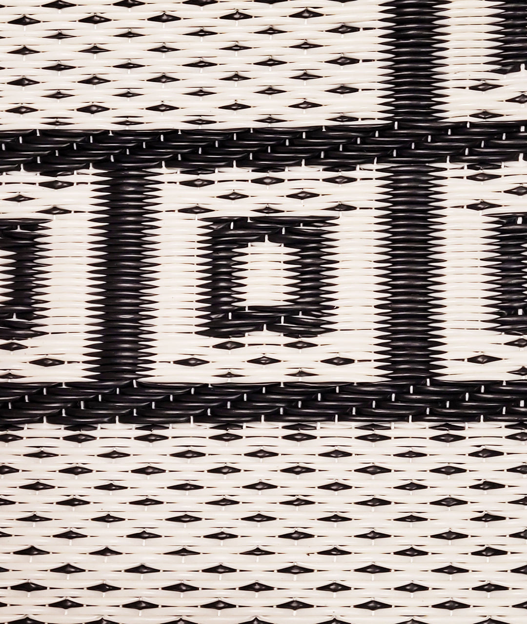 Recycled Polypropylene Reversible Border Rug, Black &amp; White