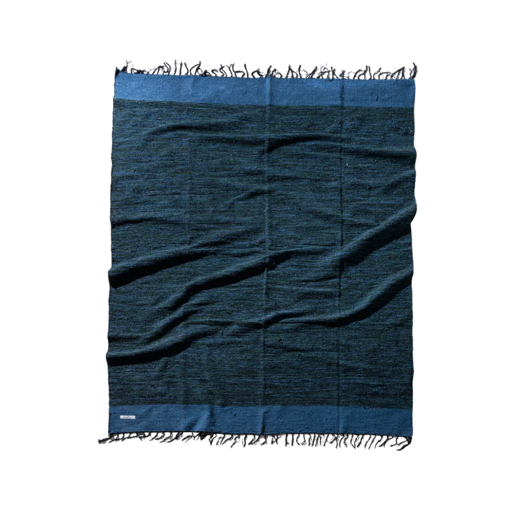 Handloomed Solid Color Area Rug
