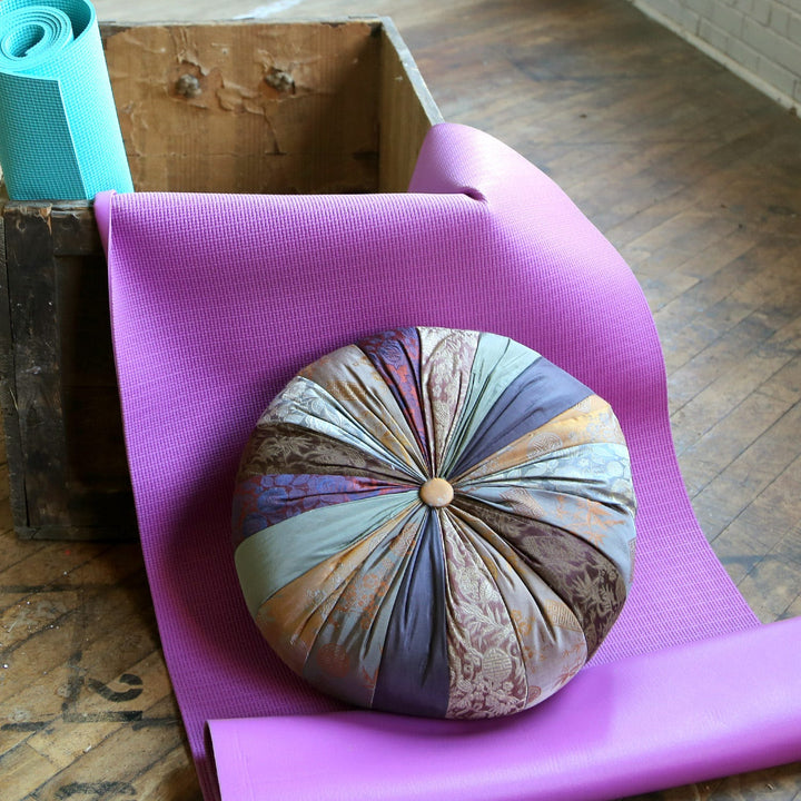 Handcrafted Silk &amp; Kapok Yoga Meditation Pillow