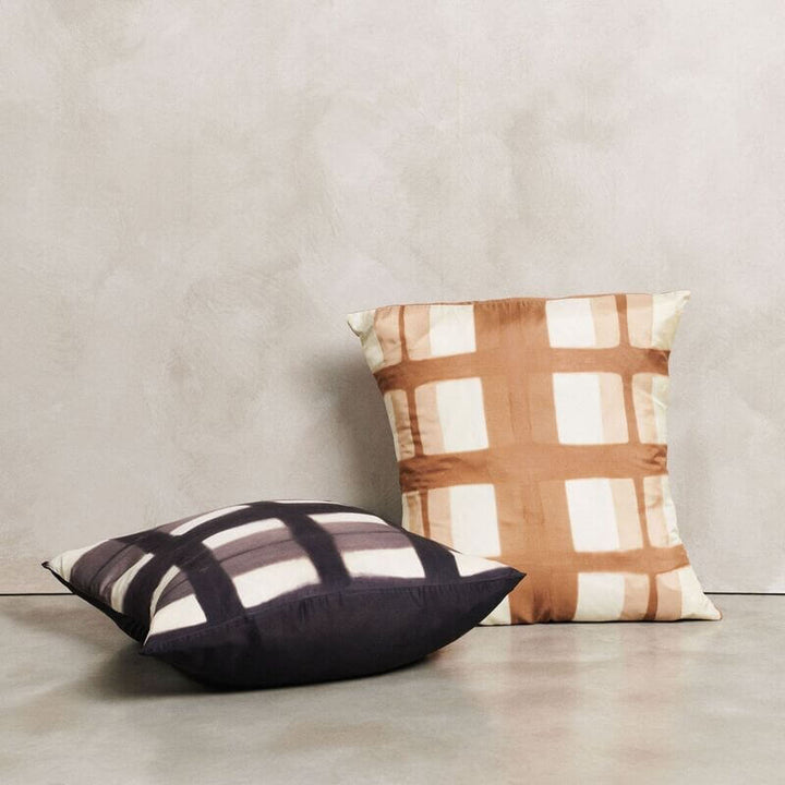 Handcrafted Shibori 60gsm Silk Throw Pillow, 20"
